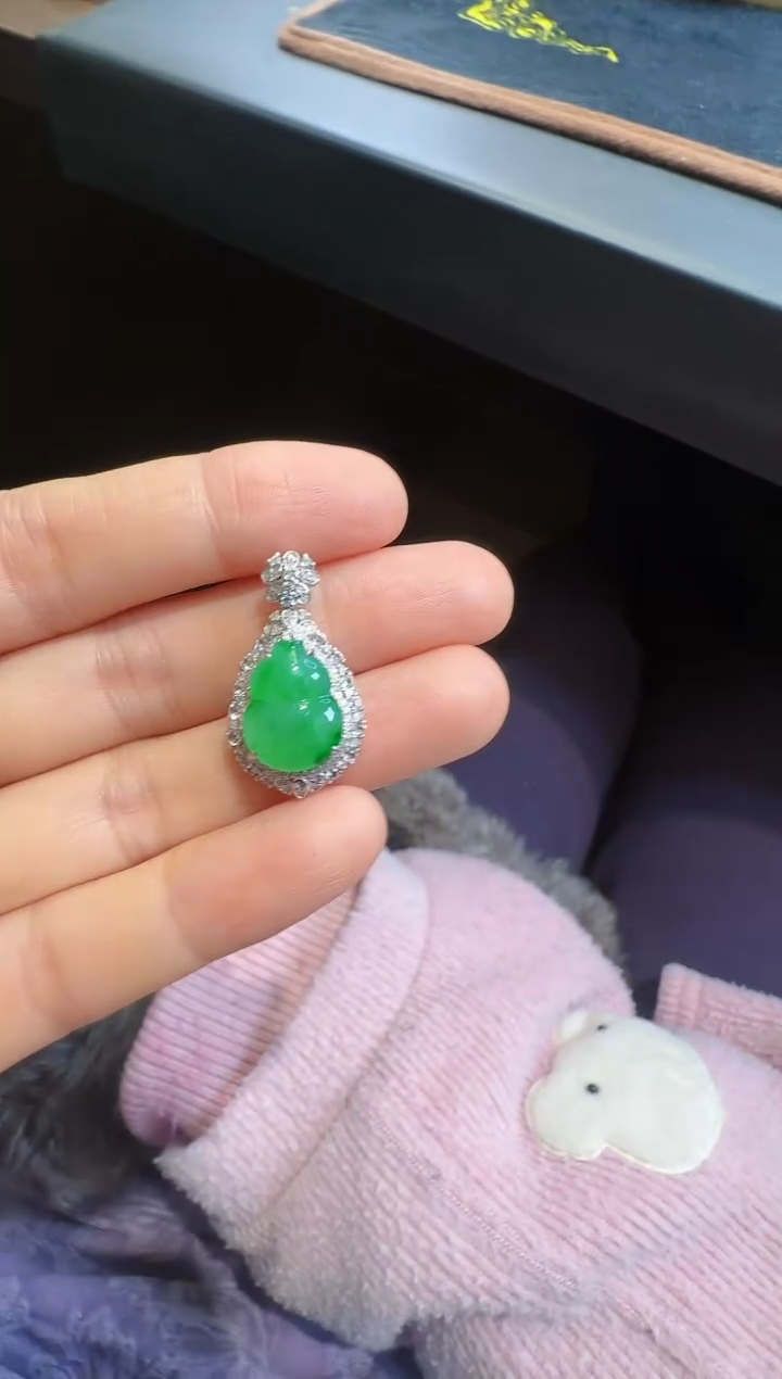 【闪购商品】翡翠颈饰18K金镶嵌00006800