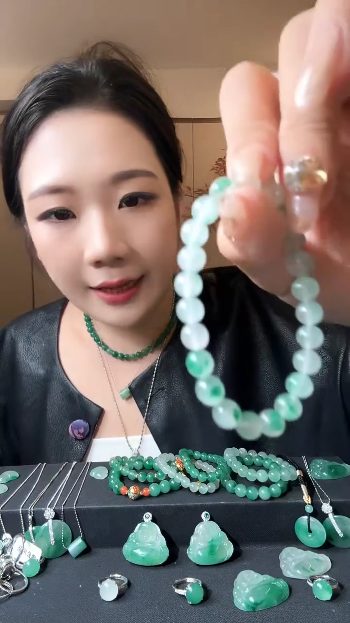 未镶嵌手链石英质玉（非洲翠）非洲翠珠串（拍一发其一）