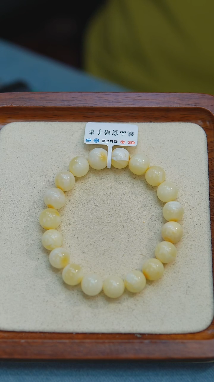 未镶嵌琥珀手链w18