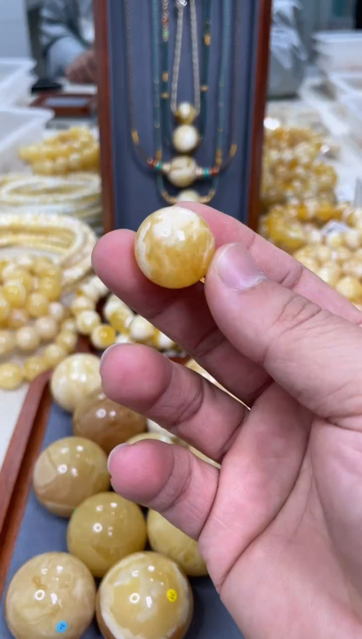 【闪购商品】琥珀颈饰未镶嵌原矿俄料蜜蜡圆珠