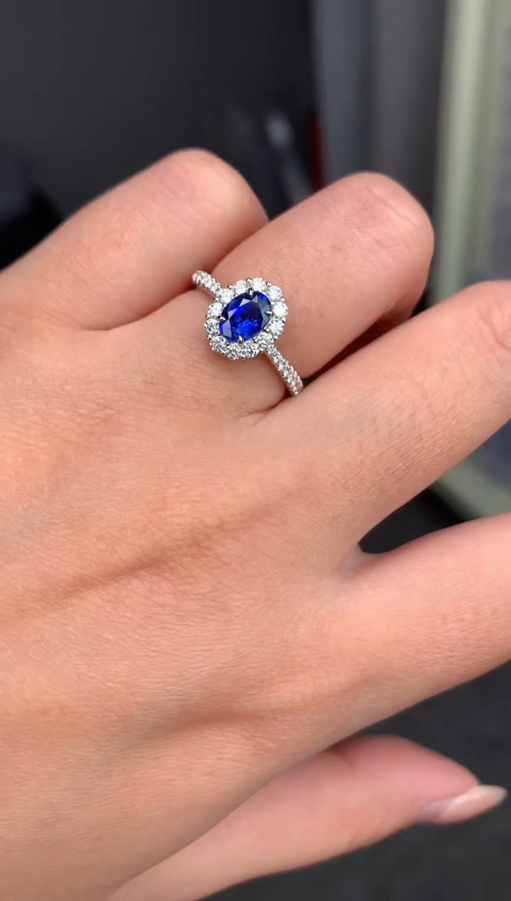 【闪购商品】蓝宝石戒指18K金镶嵌1ct皇家蓝戒指