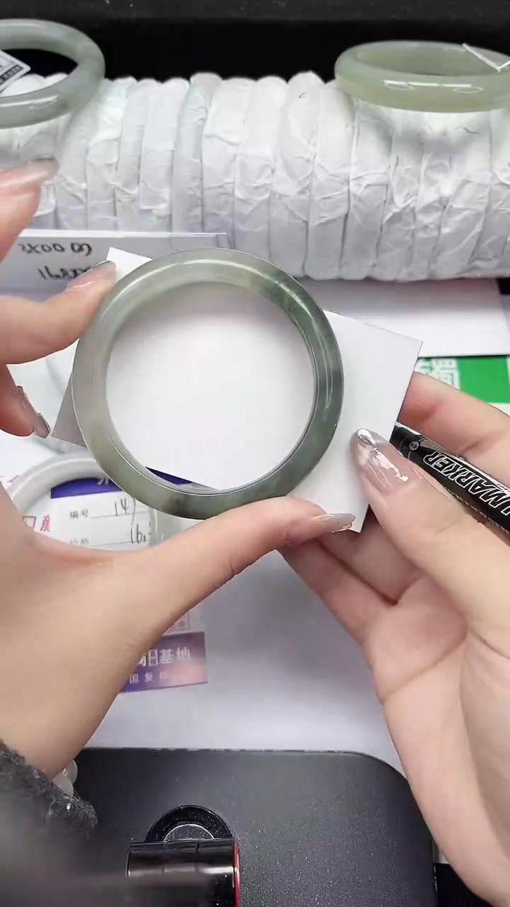 未镶嵌手镯石英质玉148-54/55