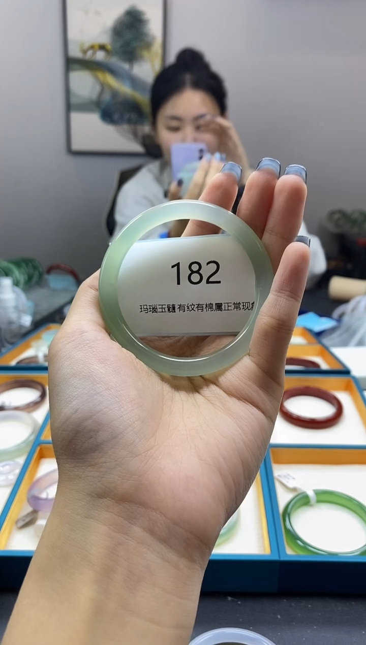 【闪购商品】玛瑙/玉髓手镯未镶嵌182