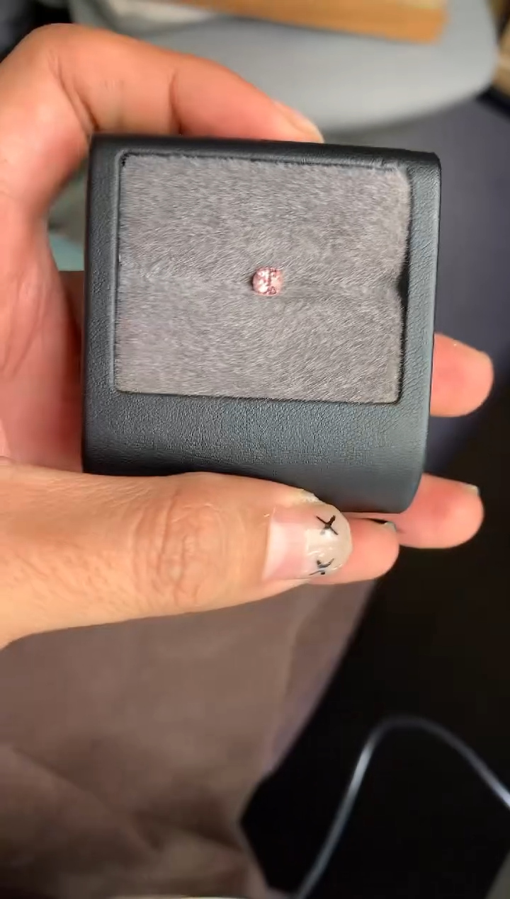 未镶嵌裸石定制尖晶石月***员枕型 帕帕日落色调 0.53ct