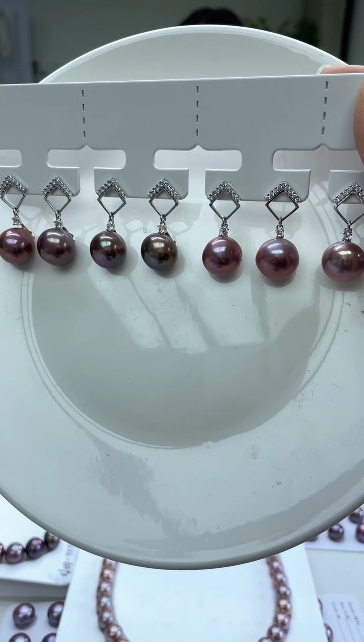 未镶嵌耳饰淡水珍珠紫色系 13mm设计款耳坠