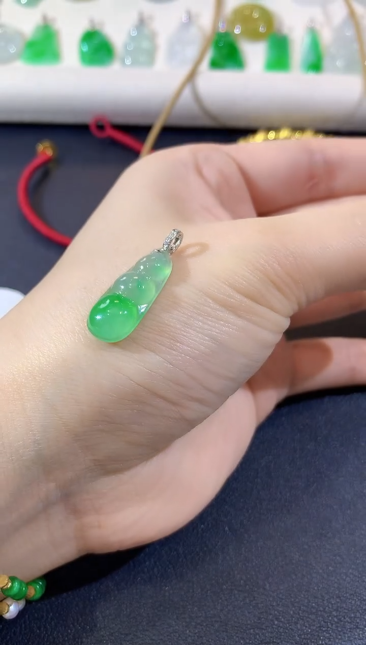 吊坠(不含链)18K金镶嵌翡翠A30 多样性发货一件