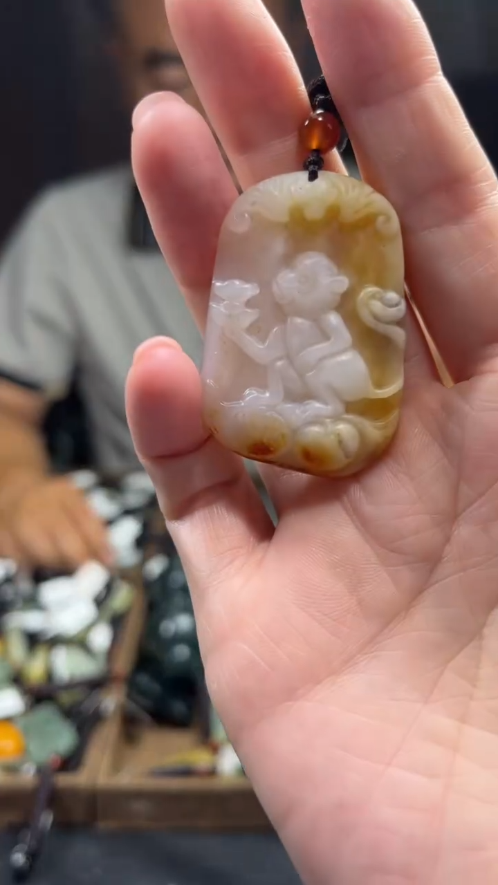 和田玉未镶嵌颈饰·