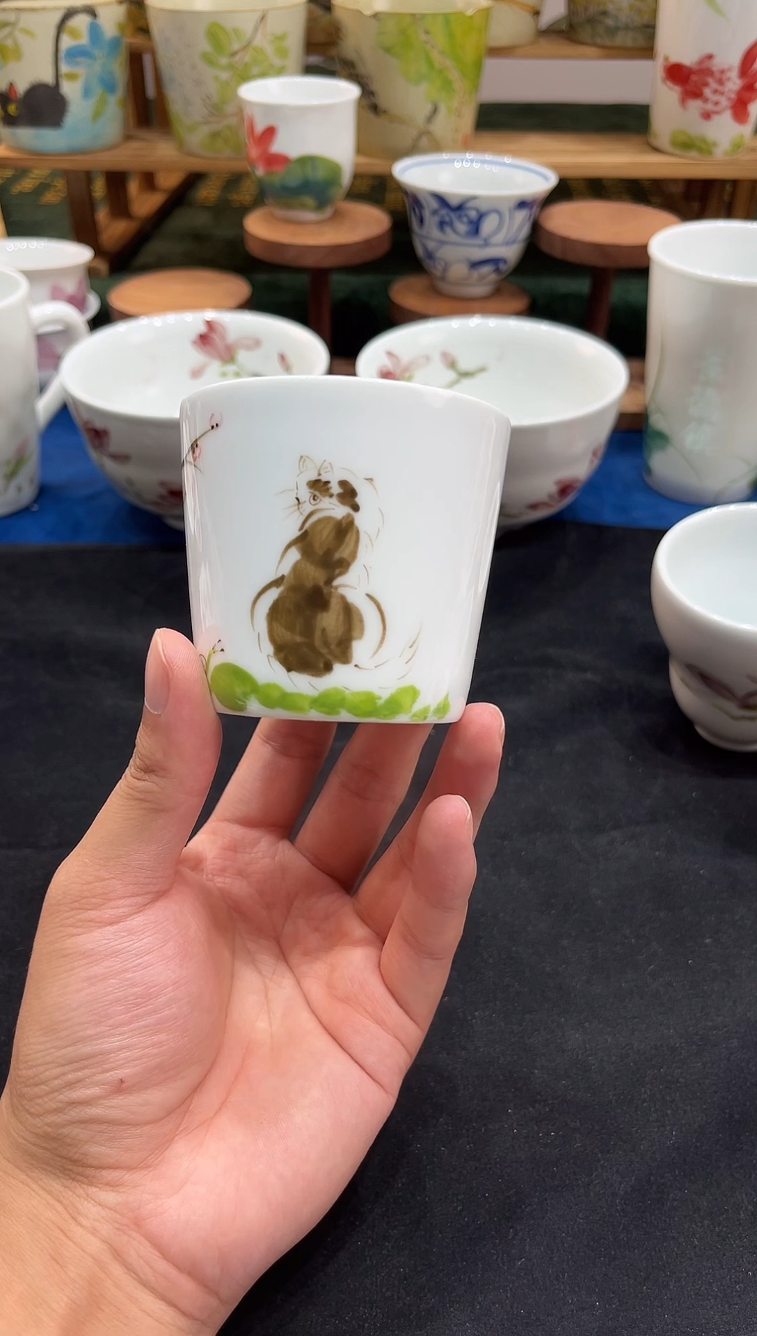 摆件景德镇高温釉下手工手绘猫咪直口杯