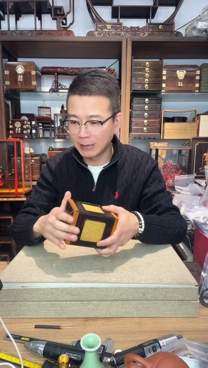 乌木类书架769大红酸枝镶嵌款藤编茶叶罐