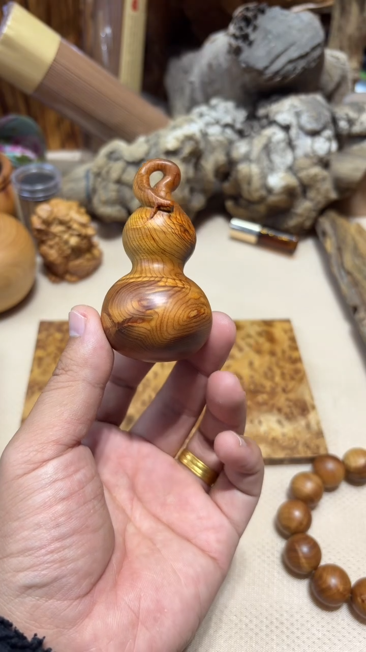 柏木（崖柏）南太行崖柏黑油葫芦手把件1