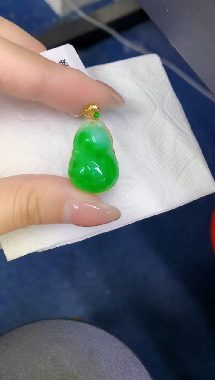 颈饰18K金镶嵌翡翠缅甸天然翡翠A货