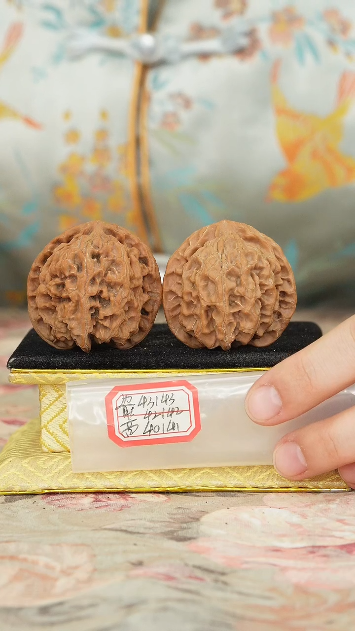 【闪购商品】文玩核桃把件苹果园