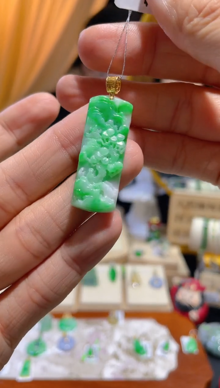 【闪购商品】翡翠颈饰18K金镶嵌假一赔三