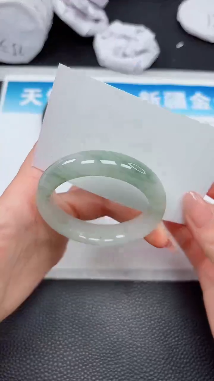 【闪购商品】石英质玉手镯未镶嵌598