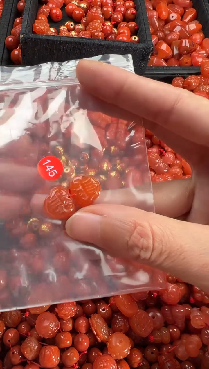 【闪购商品】南红玛瑙颈饰未镶嵌1