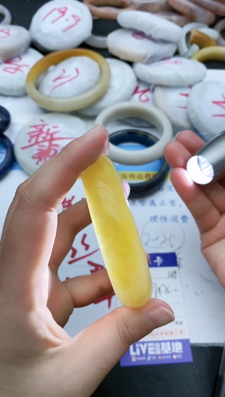 【闪购商品】石英质玉手镯未镶嵌139+57/58