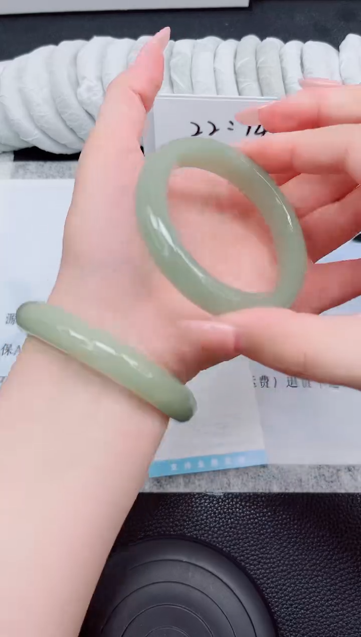 石英质玉手镯未镶嵌47-54.2