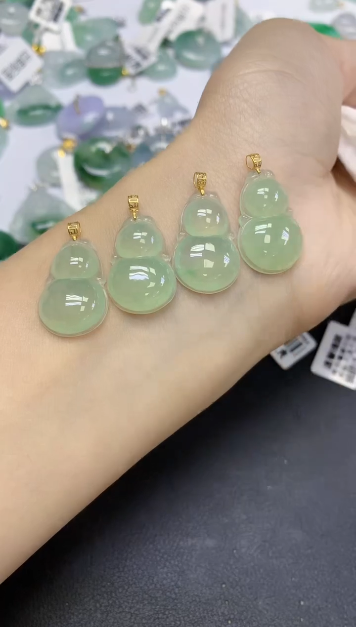 颈饰18K金镶嵌翡翠天然缅甸翡翠A货多样性发一件