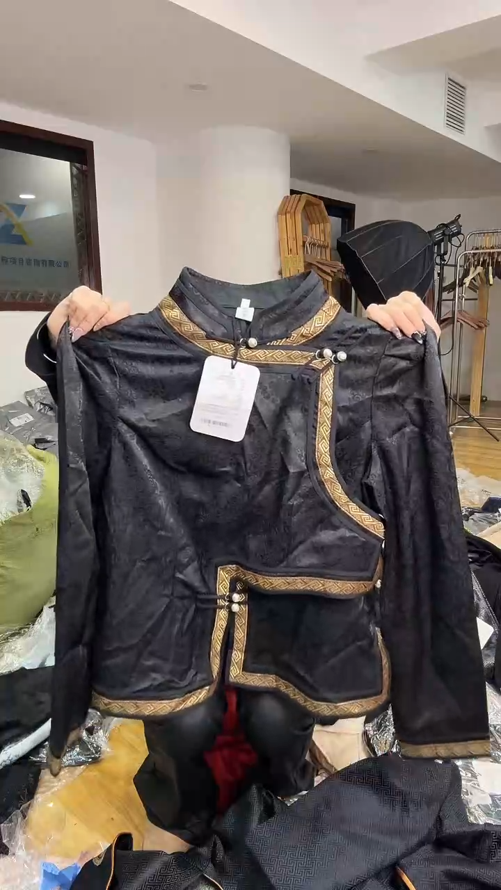 XL码      115-125斤  衬衣 无腰带