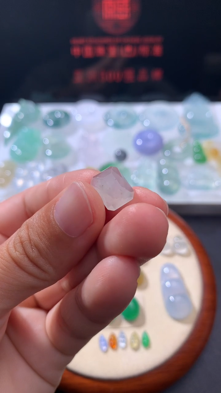 未镶嵌定制翡翠    