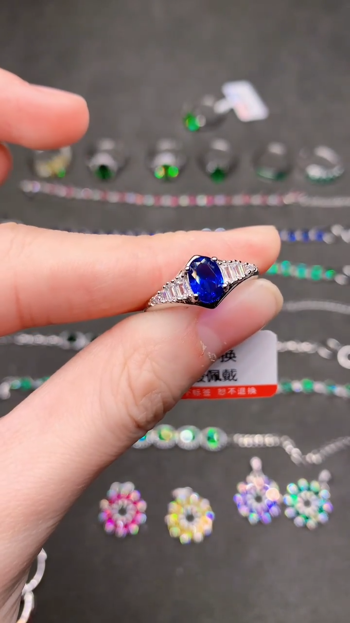 【闪购商品】蓝宝石戒指银S925镶嵌.......