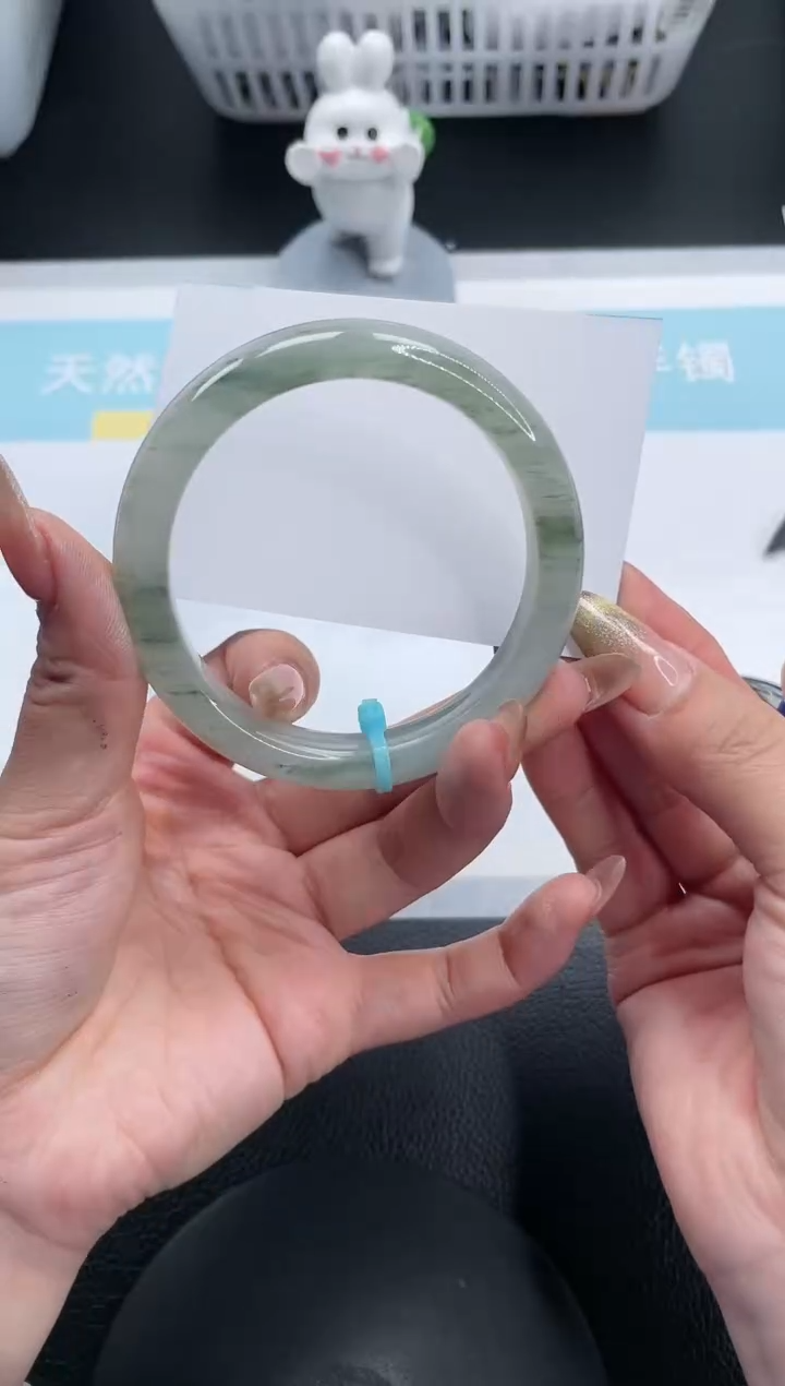 【闪购商品】石英质玉手镯未镶嵌18S288-56