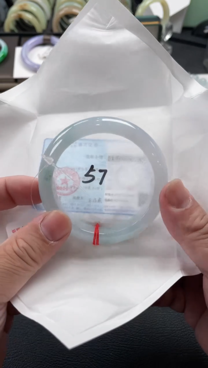 【闪购商品】翡翠手镯未镶嵌57正圈 有纹