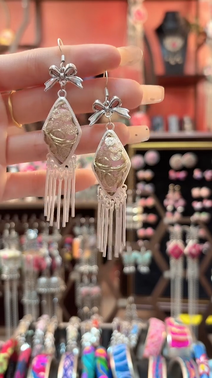 织绣 云织谣民族风精美饰品   190**