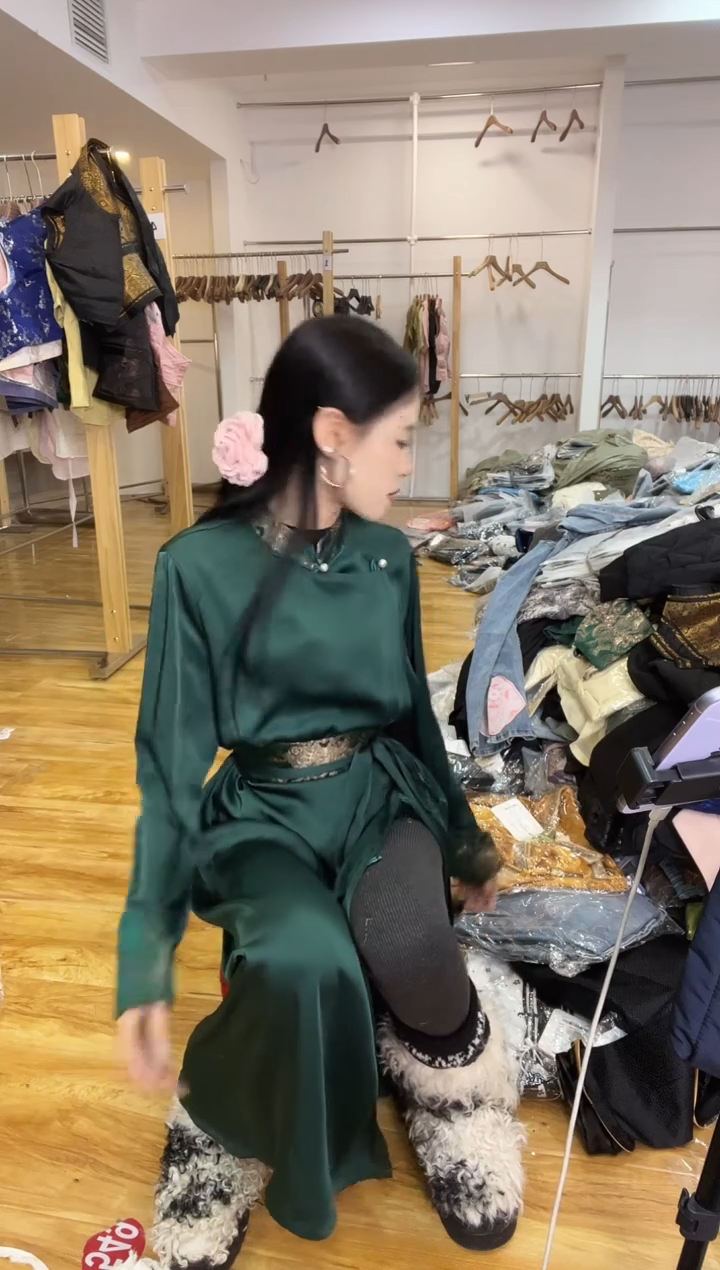 连衣裙       2XL码    130-140斤