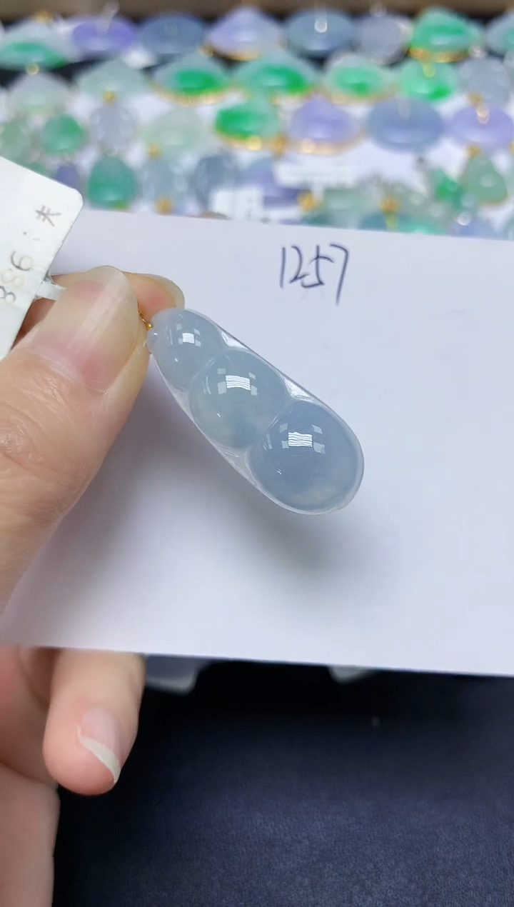 翡翠18K金镶嵌颈饰 天然缅甸翡翠A货