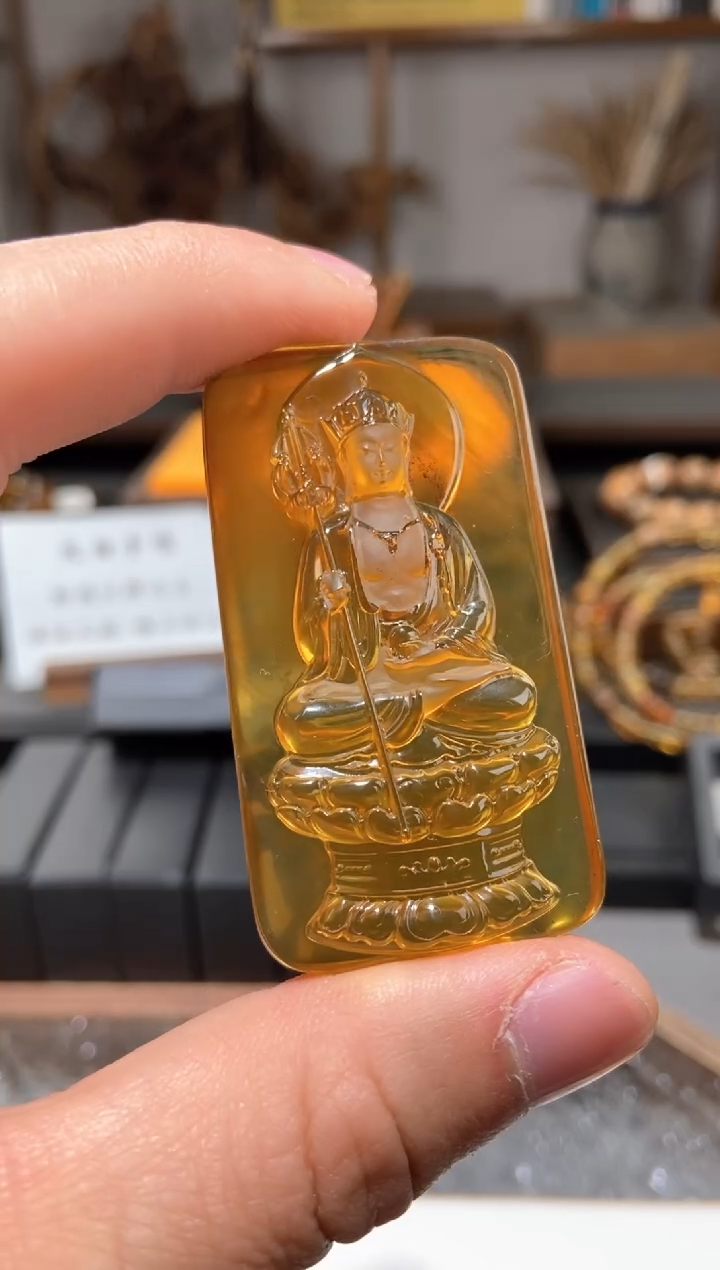 【闪购商品】琥珀颈饰未镶嵌金棕珀地藏王菩萨