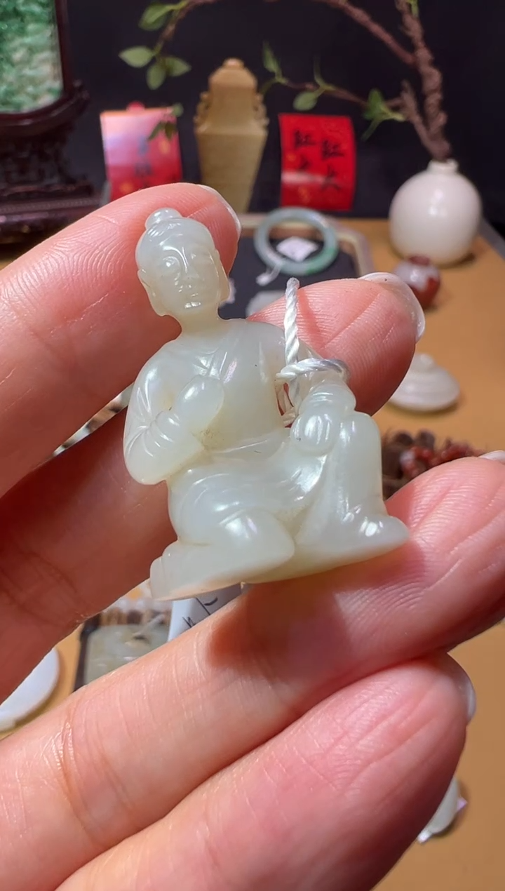 【闪购商品】和田玉XHM-702   玉跪人
