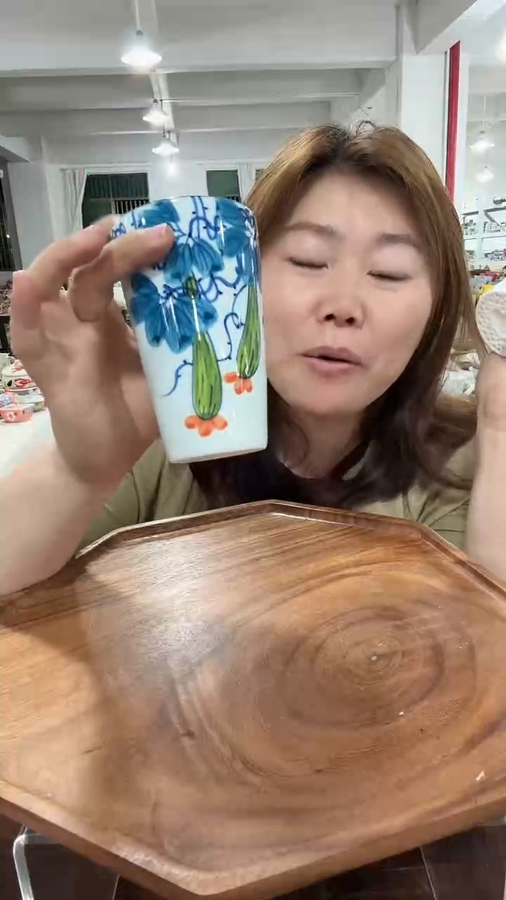 瓷手绘丝瓜手握杯