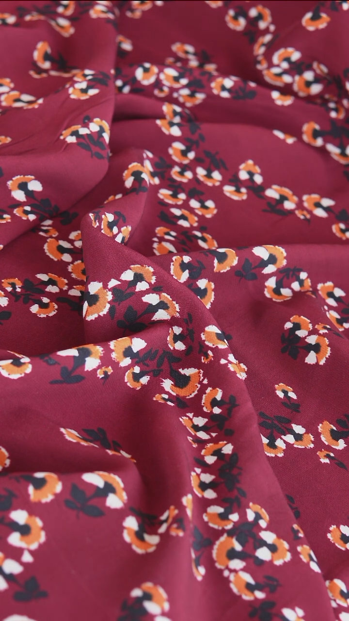 混纺3米出口VI黏胶纤维面料暗红色梅花枝图案印花面料宽147CM