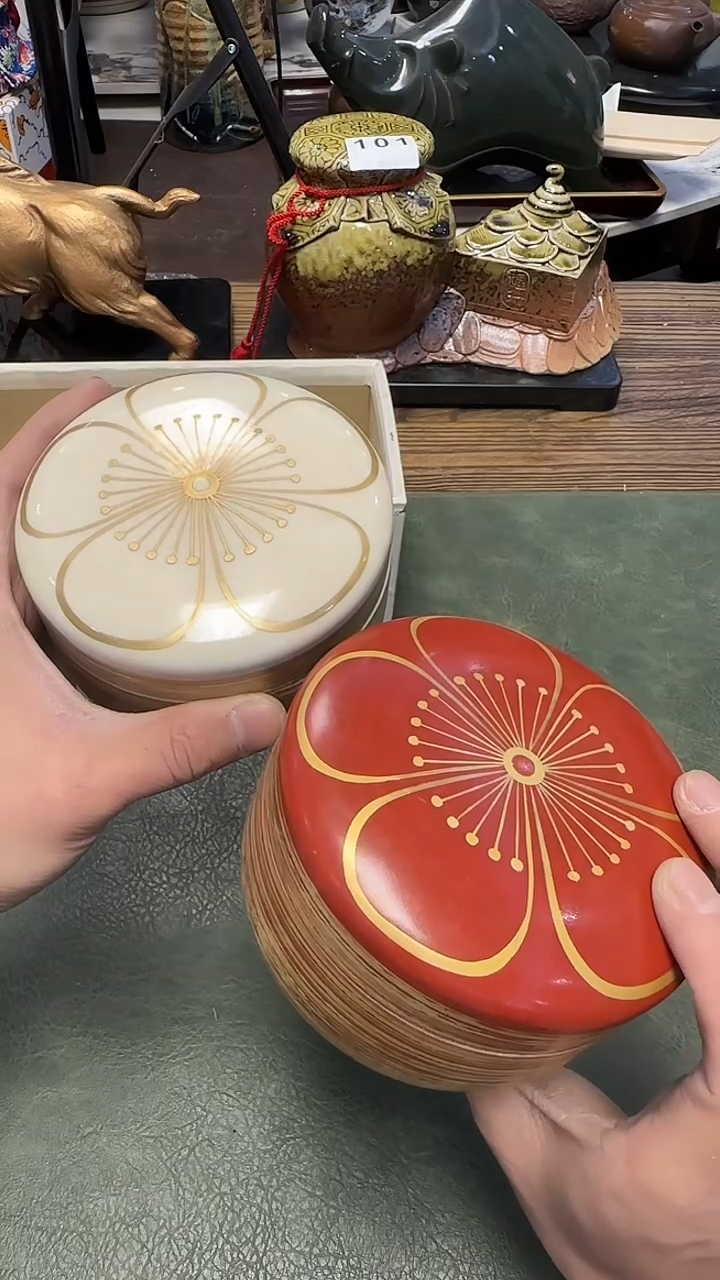 242······瓷罐2只