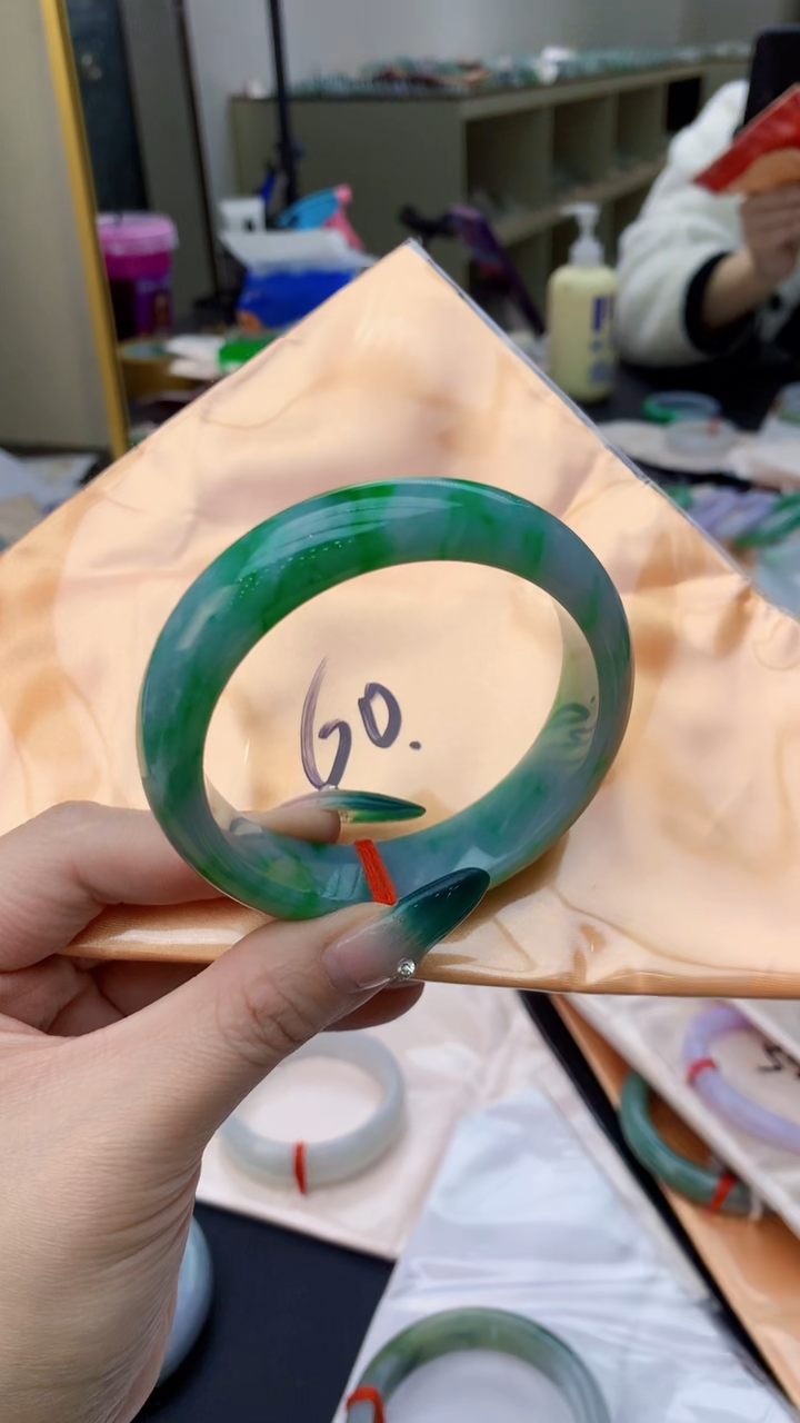 【闪购商品】翡翠手镯未镶嵌0968005185