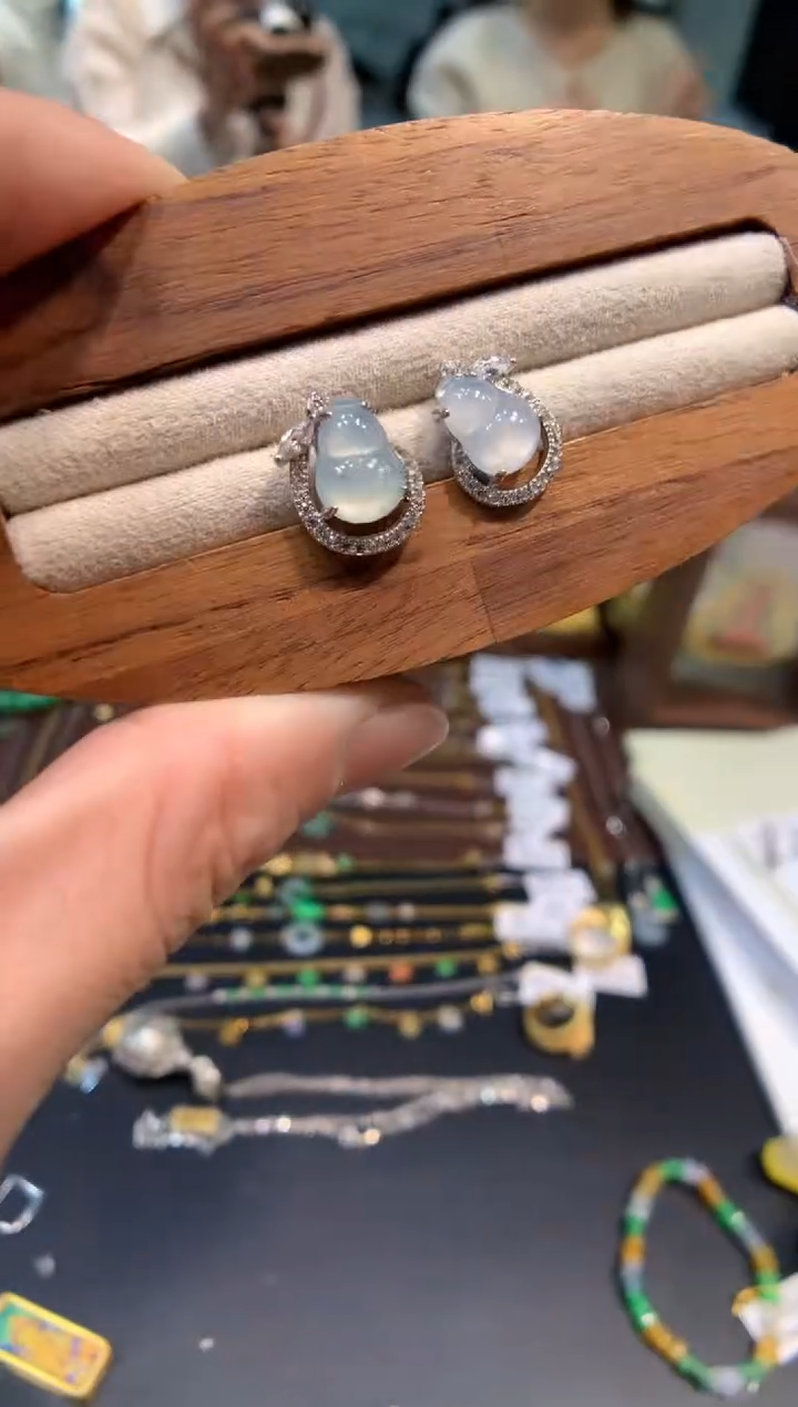 银S925镶嵌翡翠耳饰耳钉