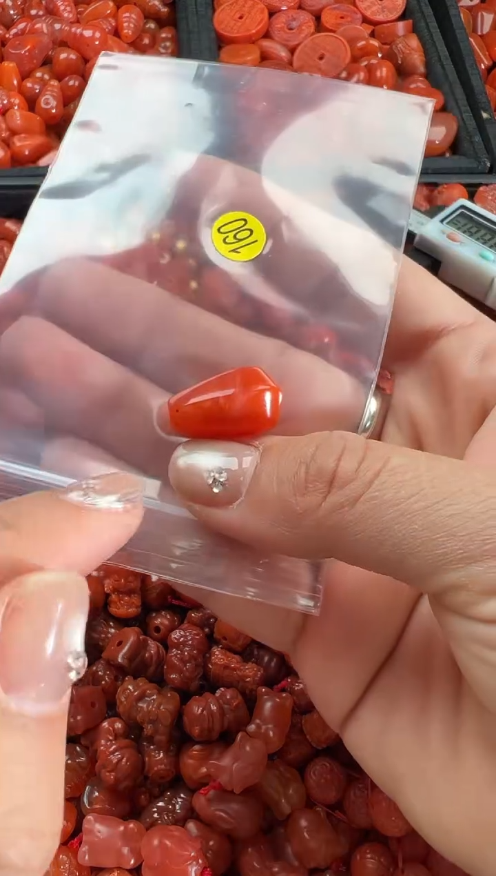 【闪购商品】南红玛瑙颈饰未镶嵌1