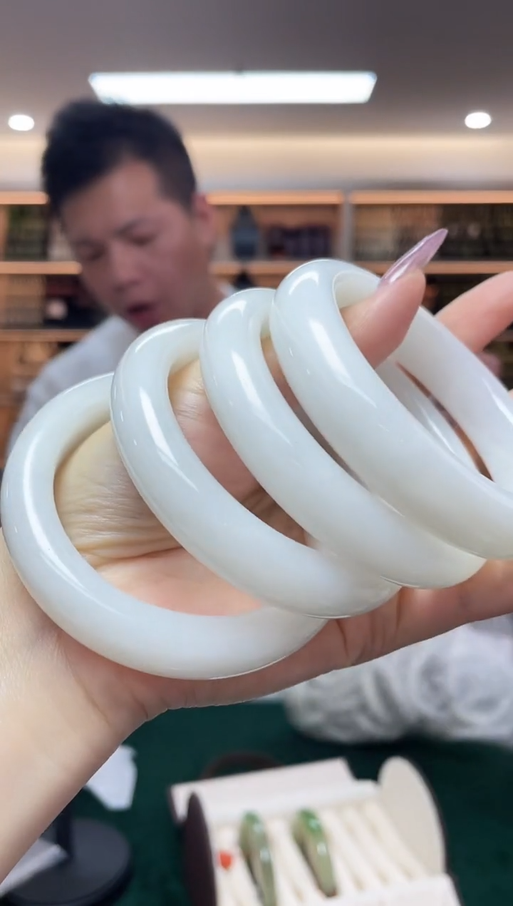 和田玉手镯未镶嵌多样性发一件*下单备注圈口51-56