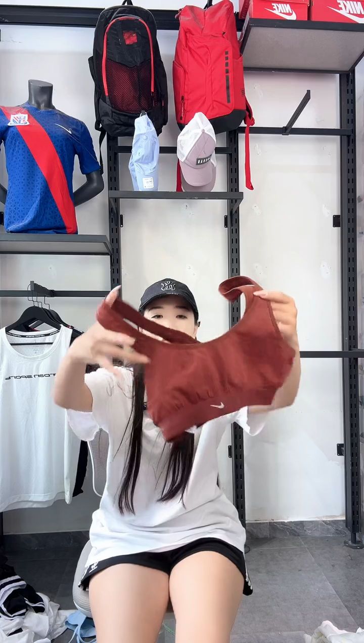 708·编码  耐克卫衣瑕疵修复以直播间过款为准 尺码·M