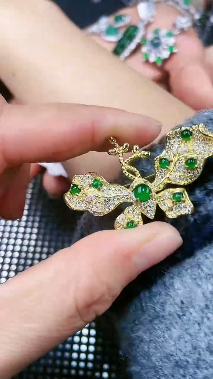 【闪购商品】翡翠吊坠(不含链)未镶嵌11111111