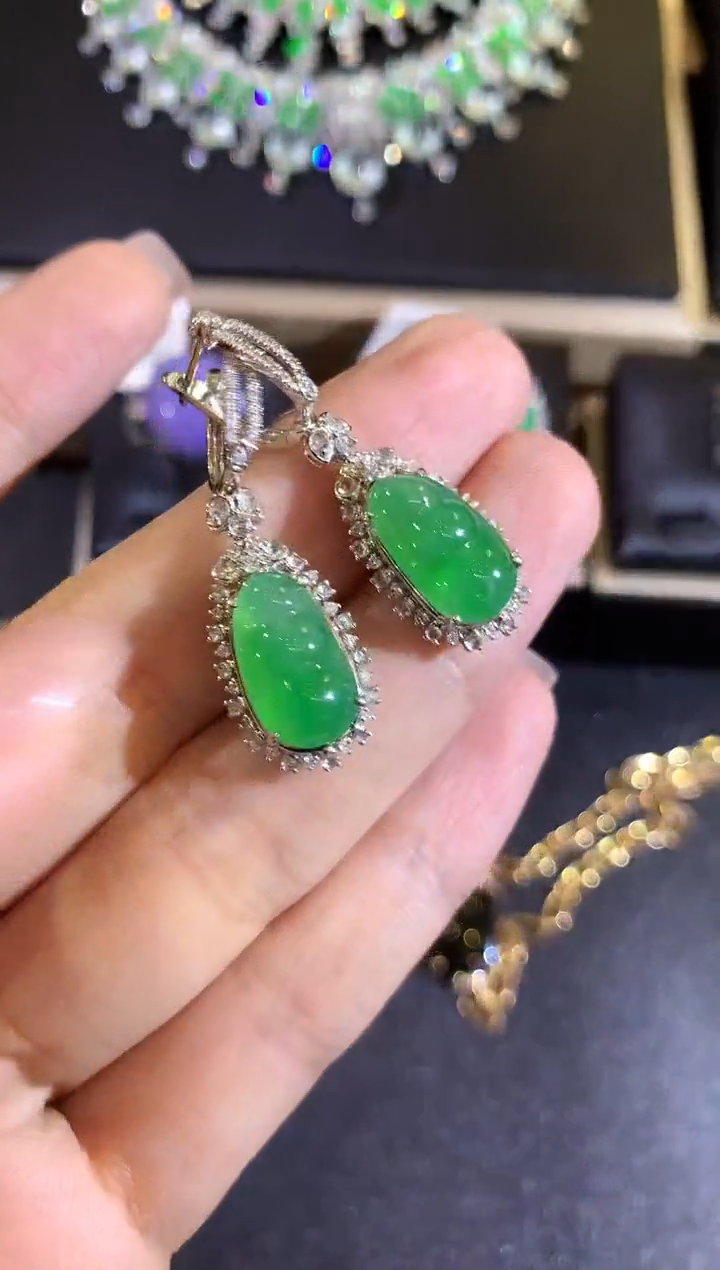 【闪购商品】翡翠耳饰18K金镶嵌a157           