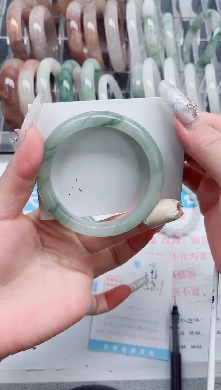 【闪购商品】石英质玉手镯未镶嵌A296-58.1