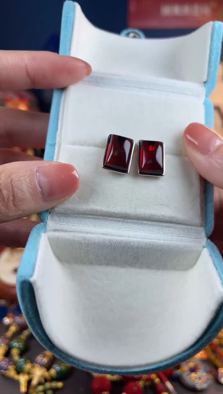 【闪购商品】血珀裸石银S925镶嵌耳钉