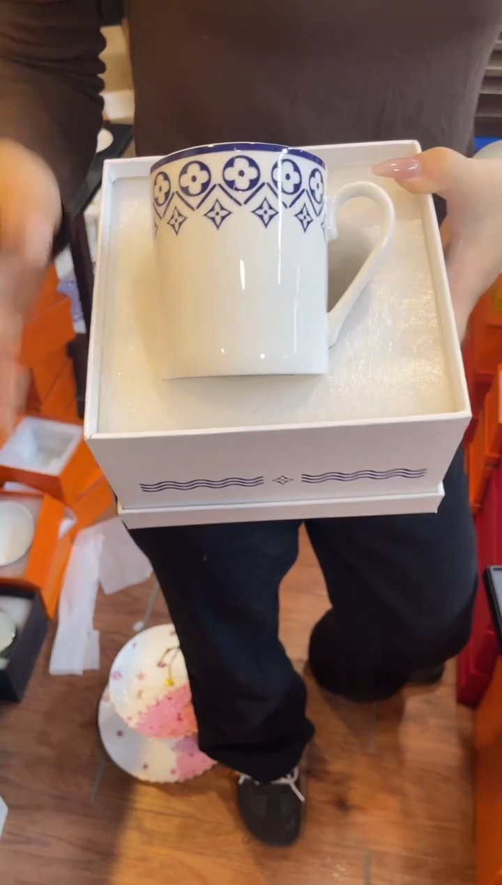 杯鸿辉家品牌瓷器，京东包邮！