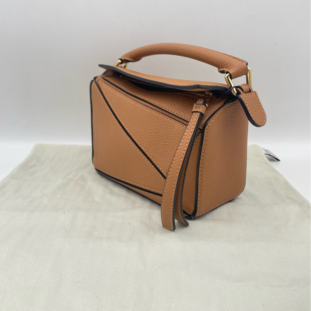 99新 LOEWE/罗意威 青奢荟/罗意威迷你几何手提斜挎包/74300