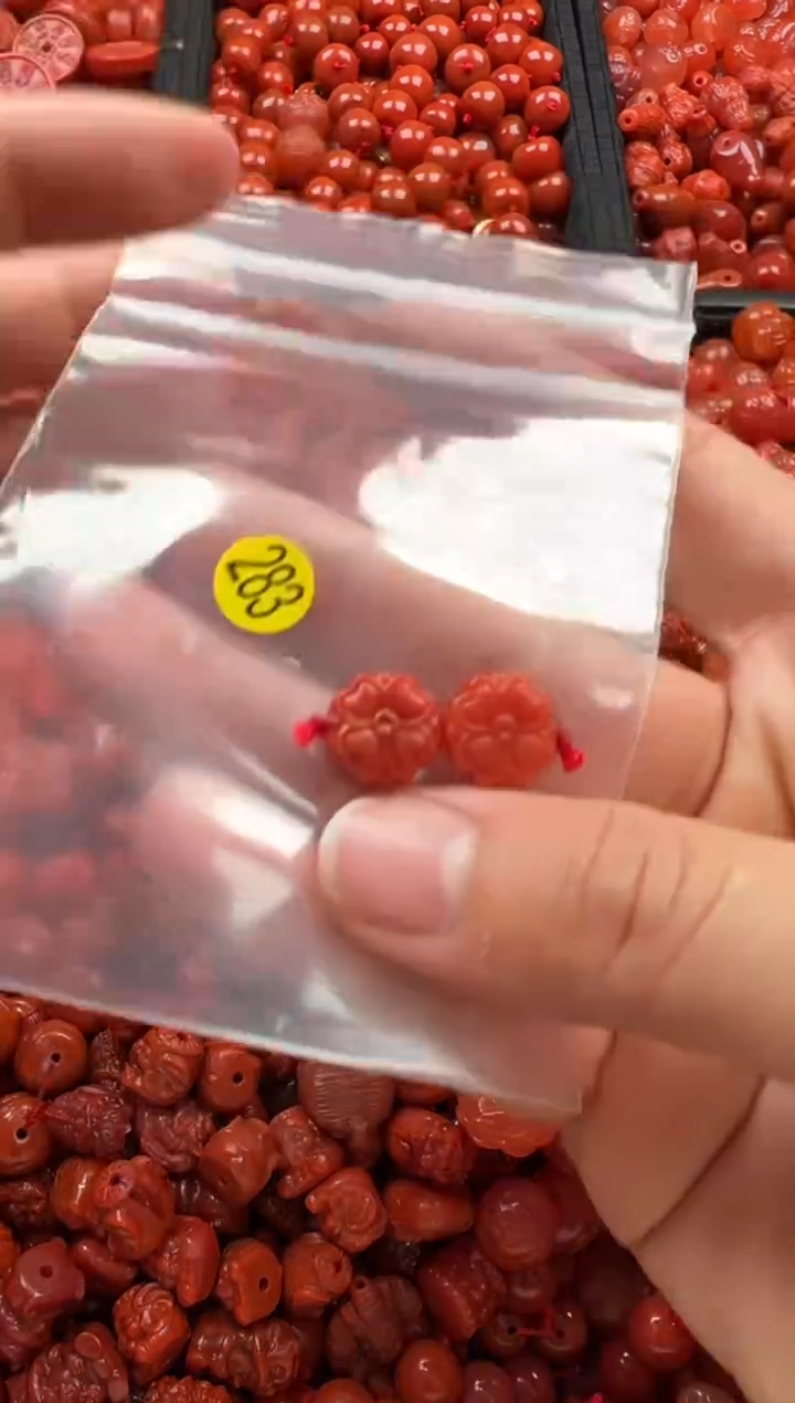 【闪购商品】南红玛瑙颈饰未镶嵌1