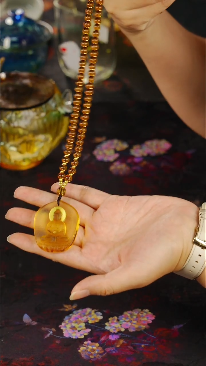 琉璃一盏清茗，一席美器