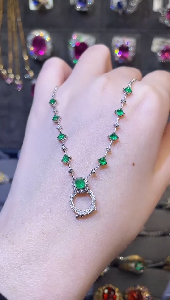 【闪购商品】祖母绿项链18K金镶嵌1.26ct