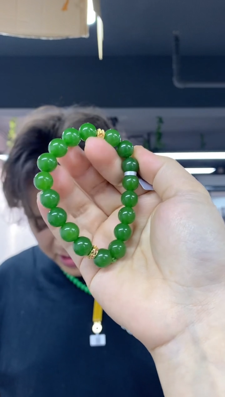 未镶嵌手链和田玉（碧玉）多样性发其一颜色微差